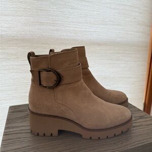 Blondo 71/2 M Women's Tan Ankle Boots